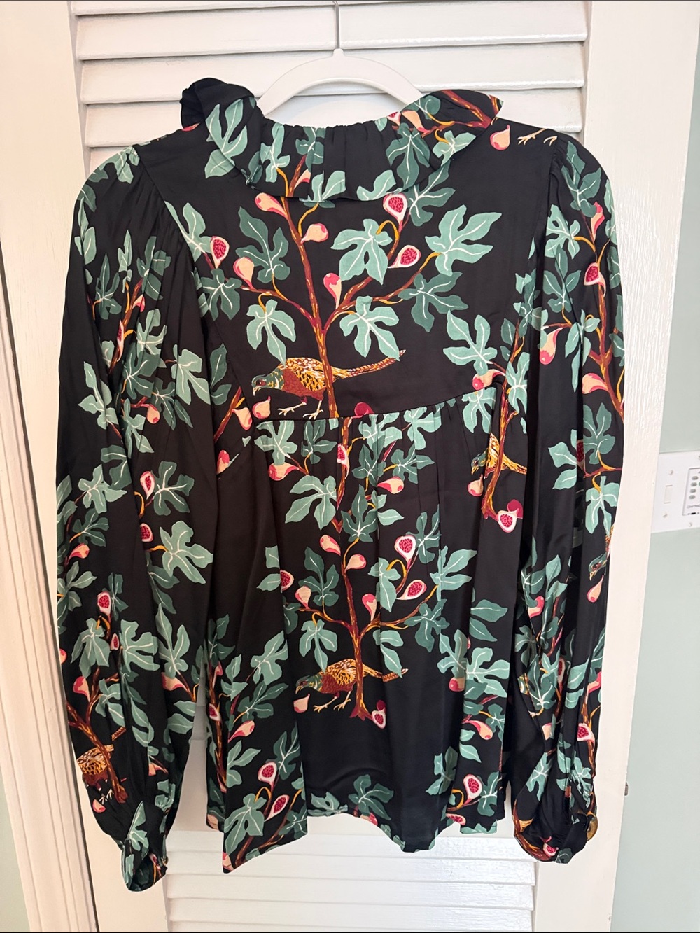 Printfresh Black Botanical V-Neck Blouse NWT - Picture 6 of 8